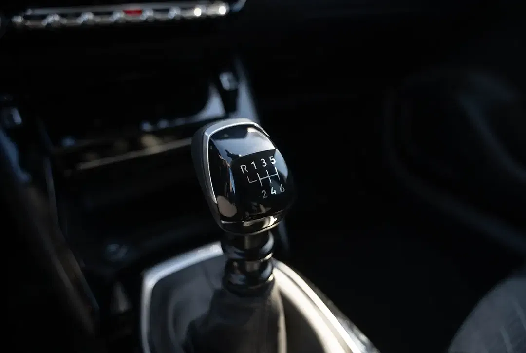 Peugeot 208 - Thumbnail 13