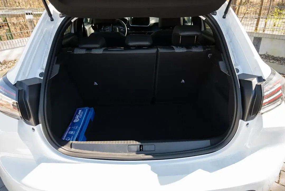 Peugeot 208 - Thumbnail 15