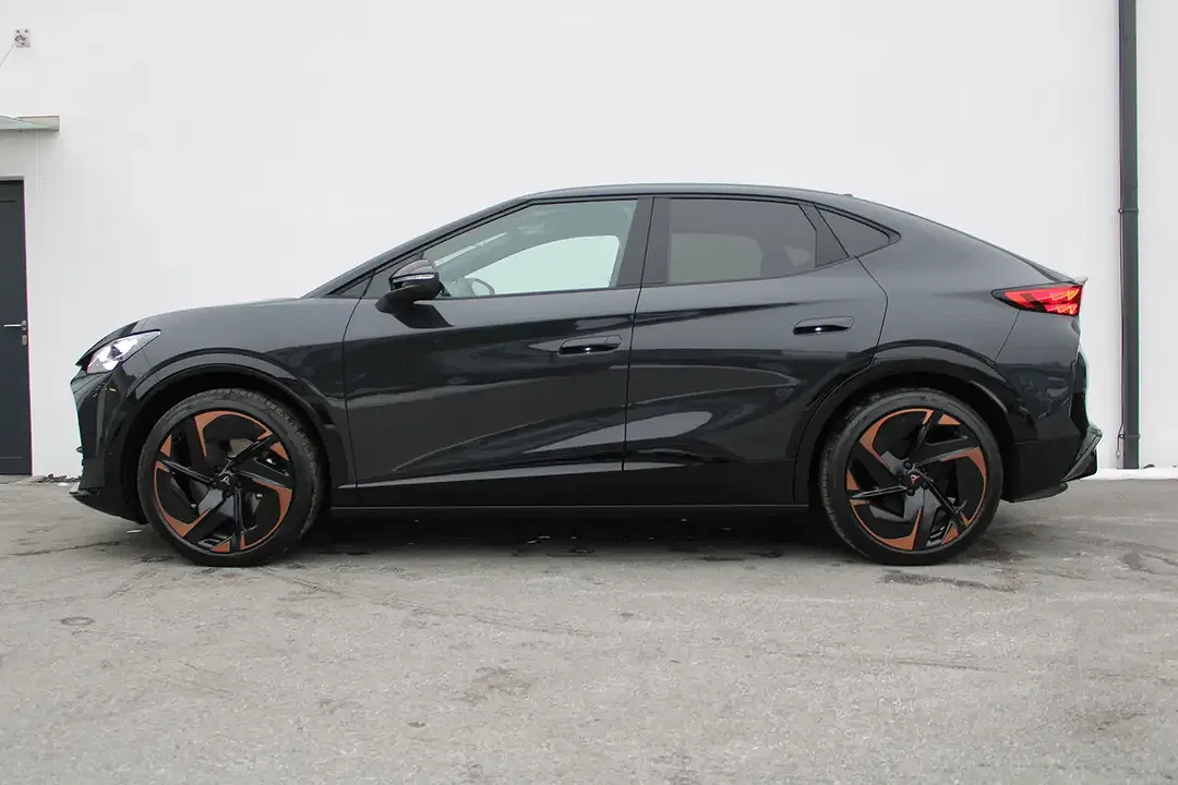 CUPRA Tavascan - Thumbnail 3