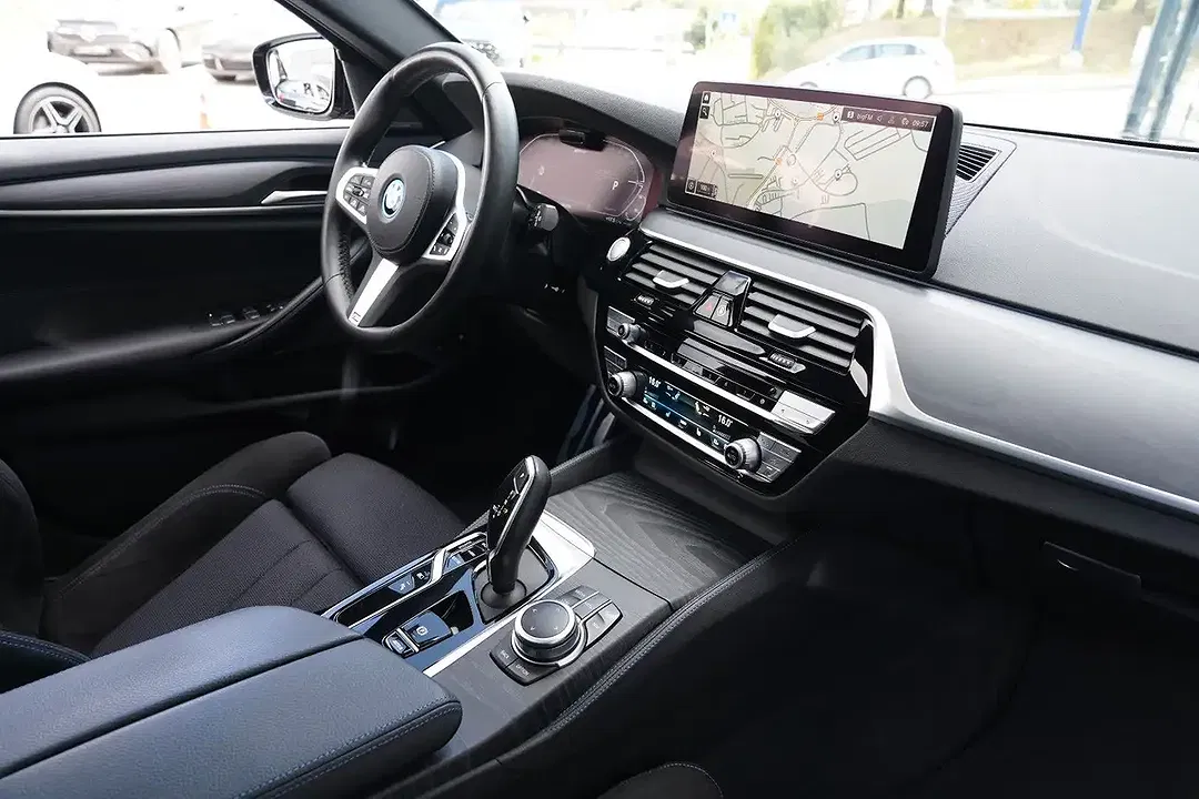 BMW 530 - Thumbnail 13