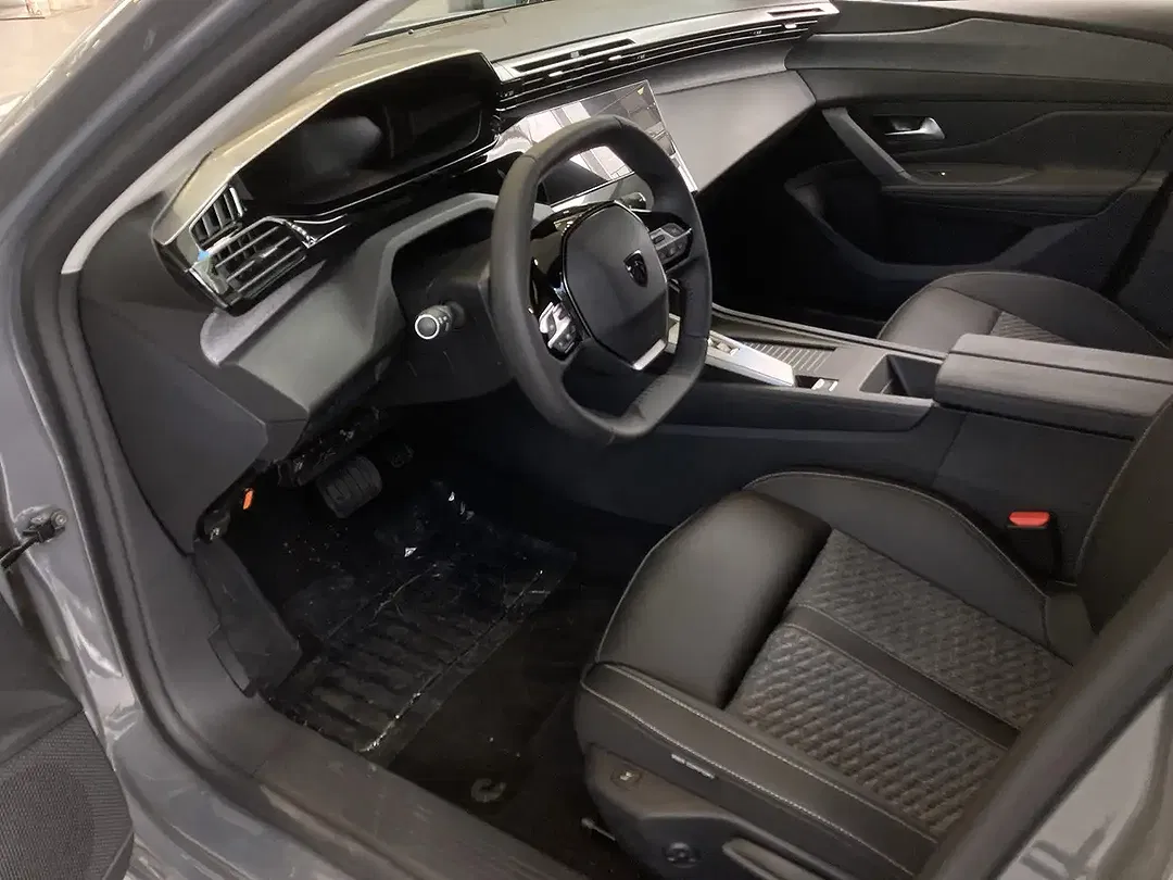 Peugeot 308 - Thumbnail 5