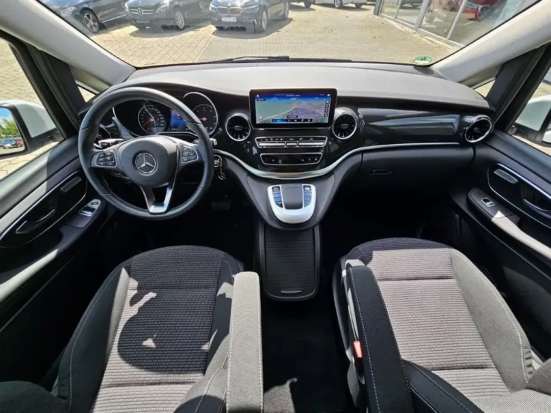 Mercedes-Benz V 220 - Thumbnail 11