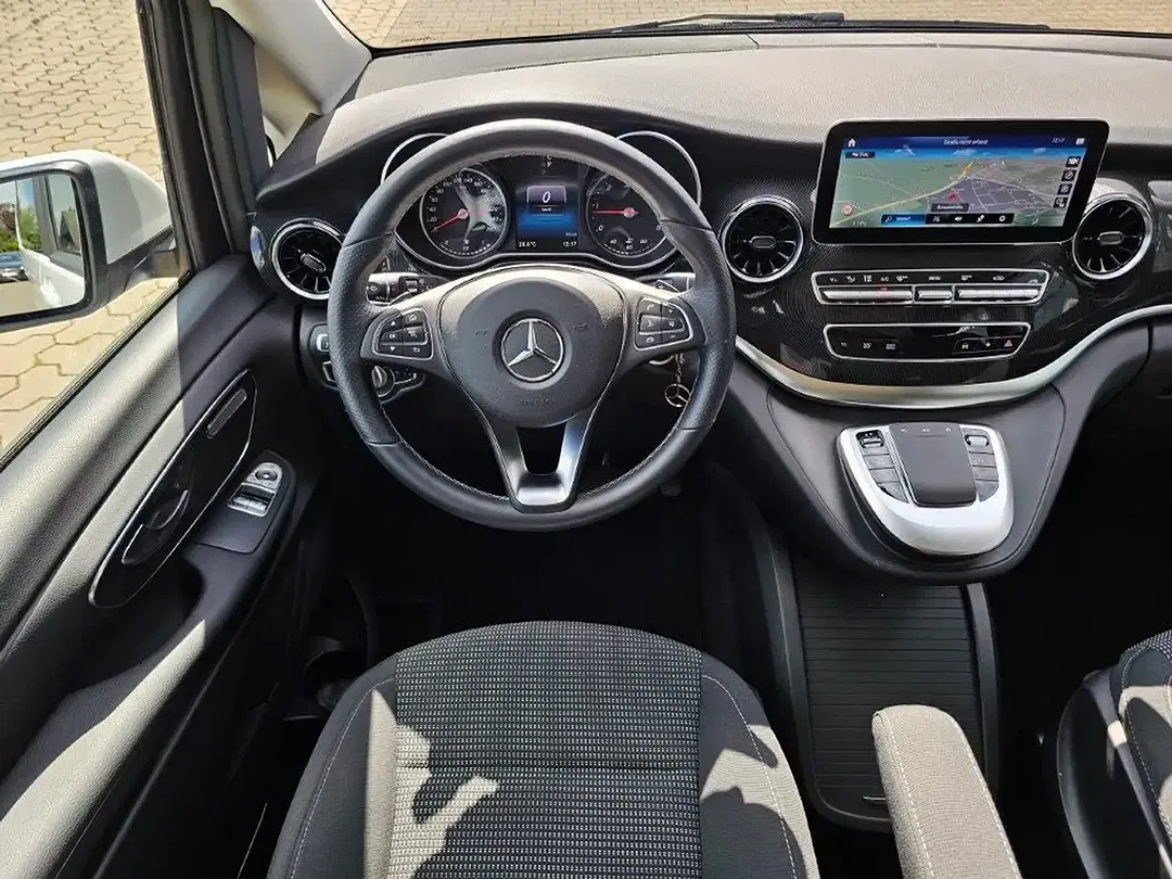 Mercedes-Benz V 220 - Thumbnail 12