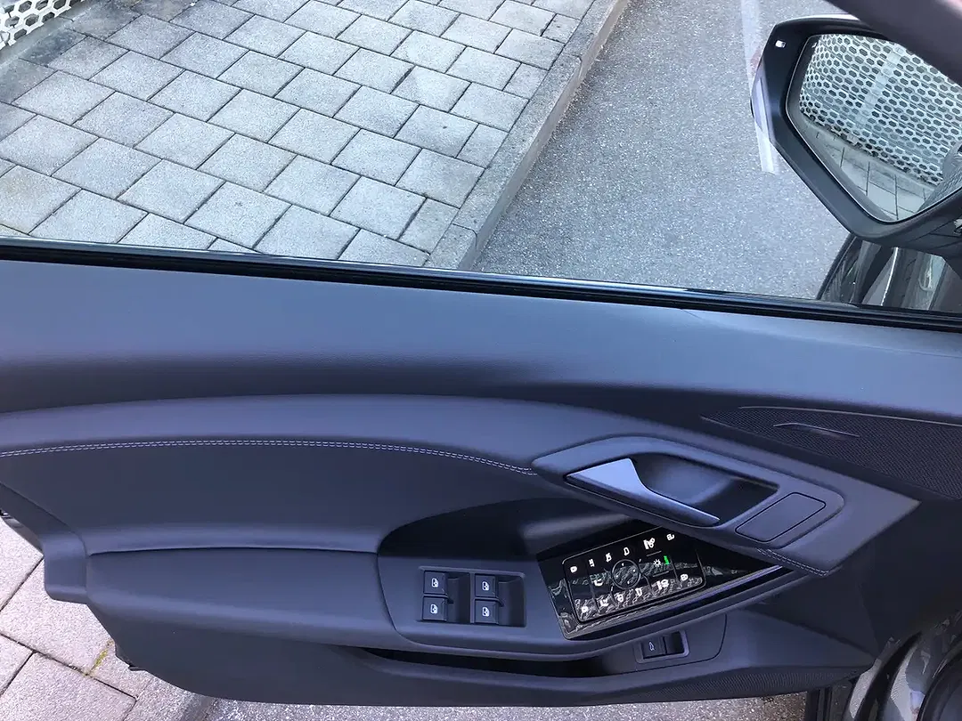 Audi Q6 e-tron - Thumbnail 13