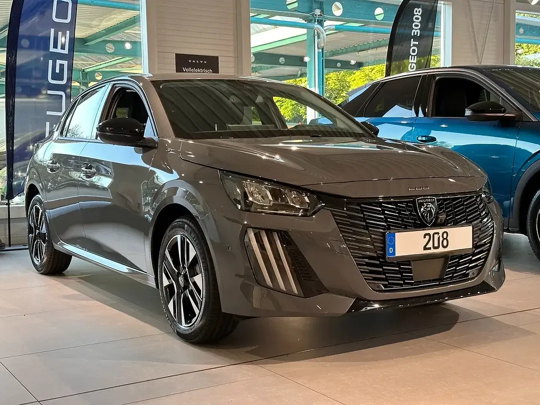 Peugeot 208 - Thumbnail 2
