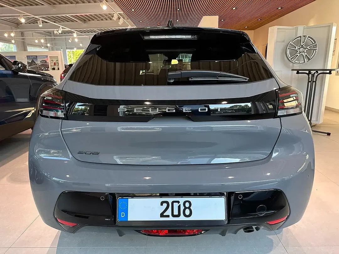 Peugeot 208 - Thumbnail 6