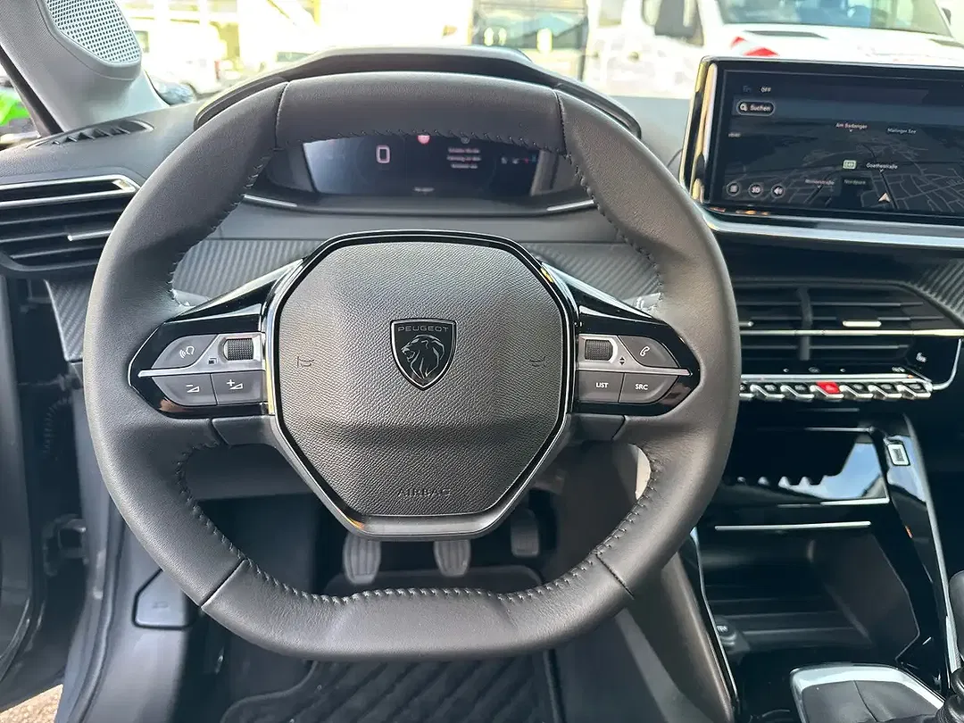 Peugeot 208 - Thumbnail 8