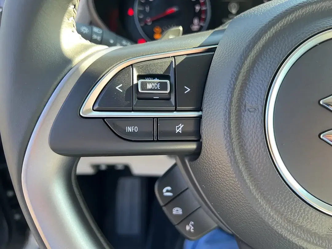 Suzuki Swift - Thumbnail 14