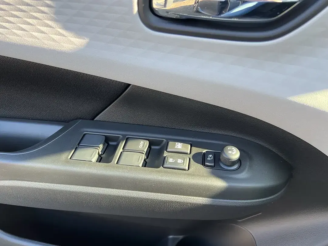 Suzuki Swift - Thumbnail 17