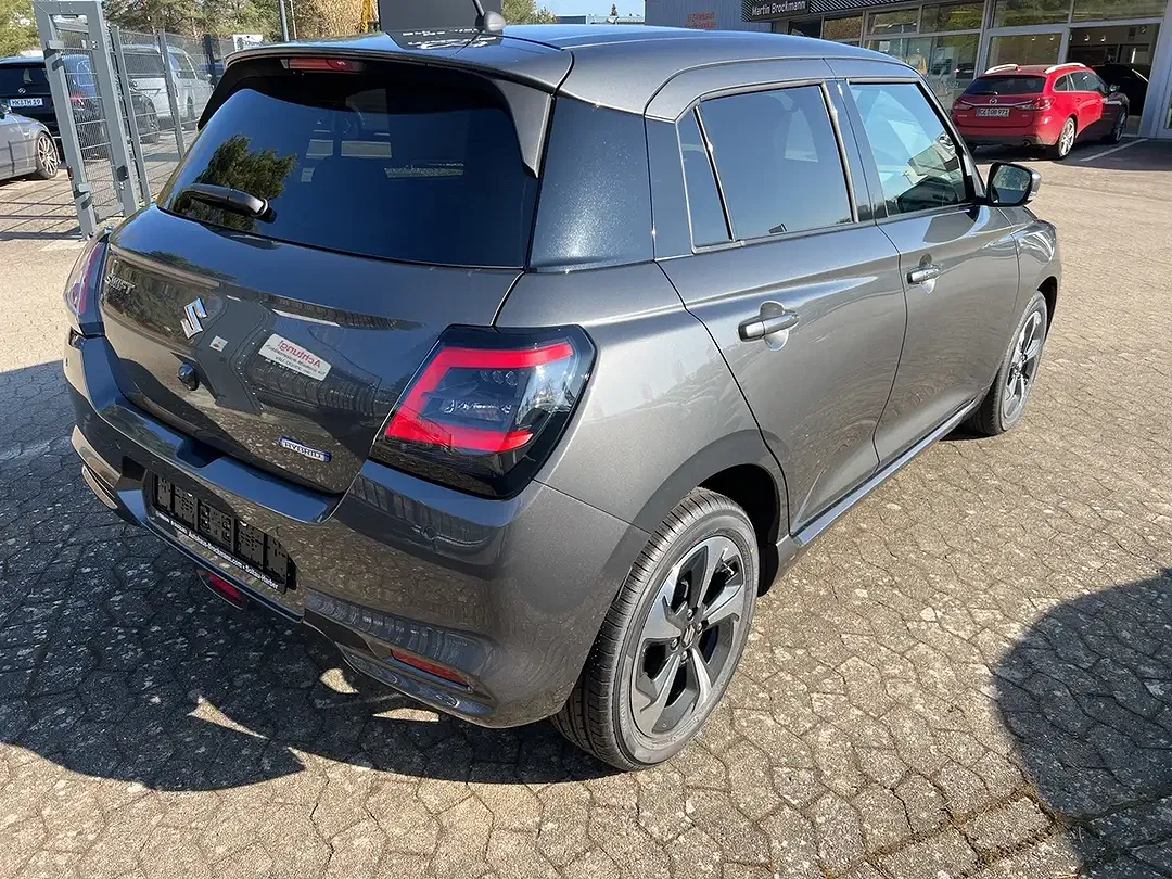 Suzuki Swift - Thumbnail 3