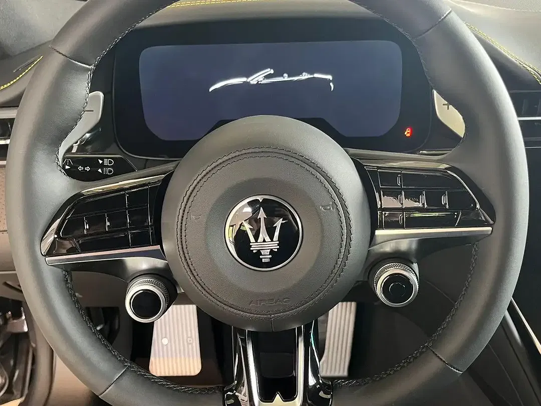 Maserati GranCabrio - Thumbnail 11