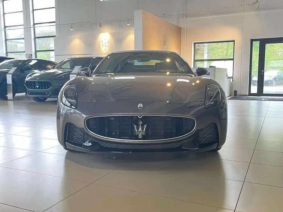 Maserati GranCabrio - Thumbnail 2