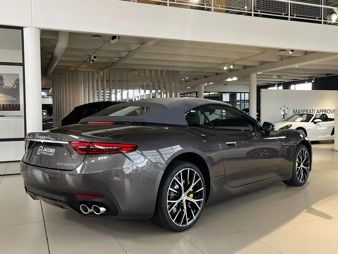 Maserati GranCabrio - Thumbnail 5