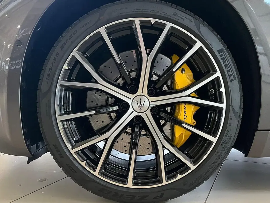 Maserati GranCabrio - Thumbnail 8