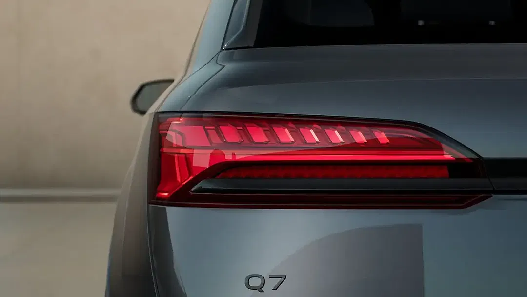 Audi Q7 - Thumbnail 6