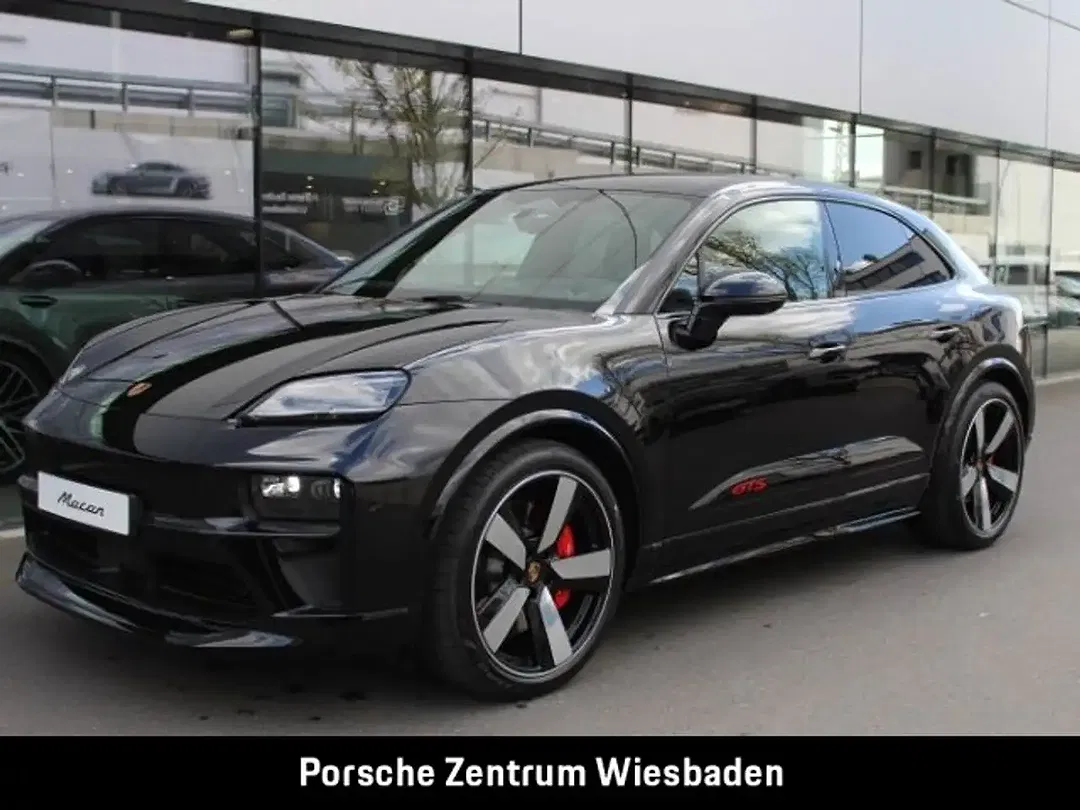 Porsche Macan - Thumbnail 1