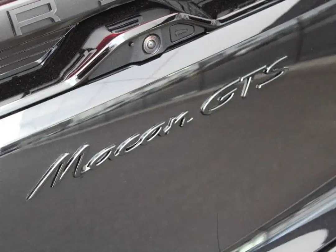 Porsche Macan - Thumbnail 12