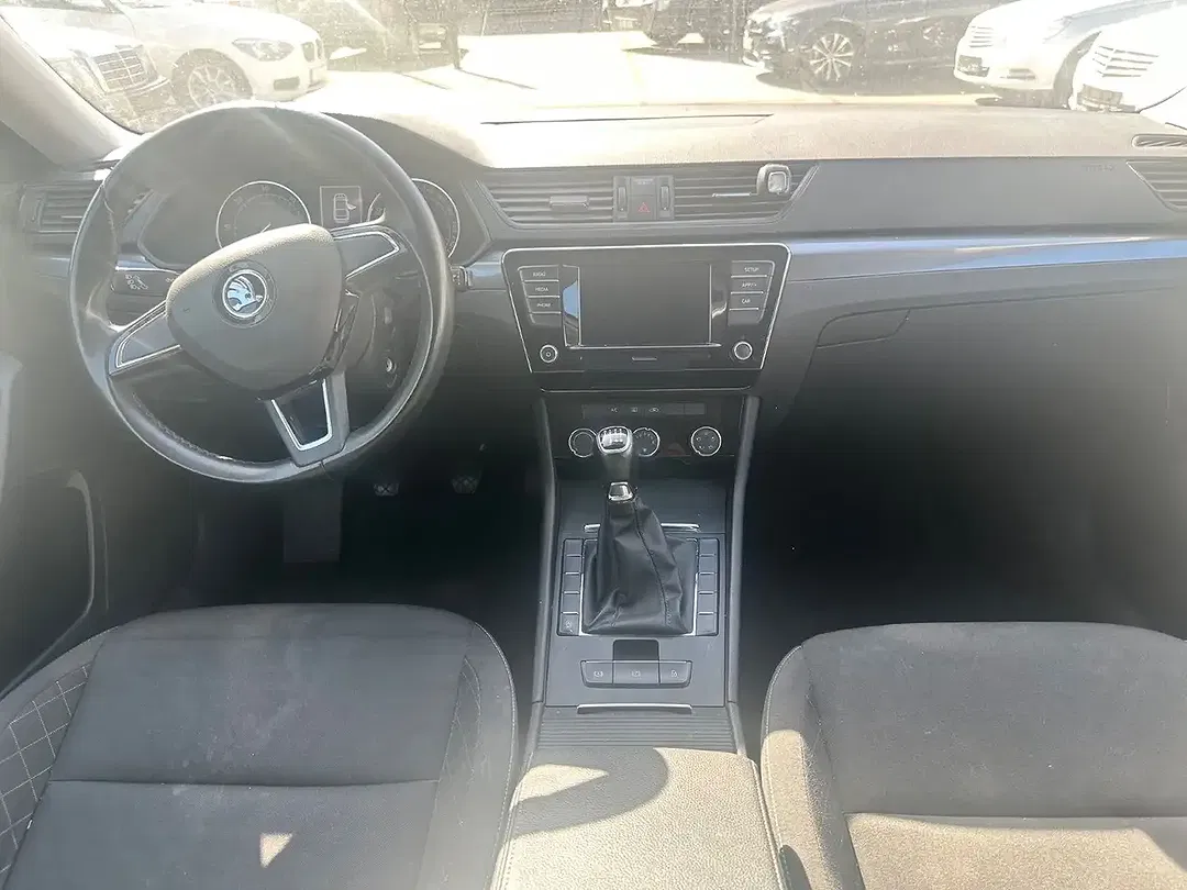 Skoda Superb - Thumbnail 7