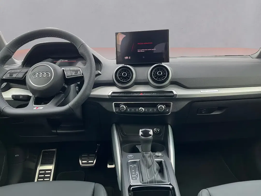 Audi Q2 - Thumbnail 11