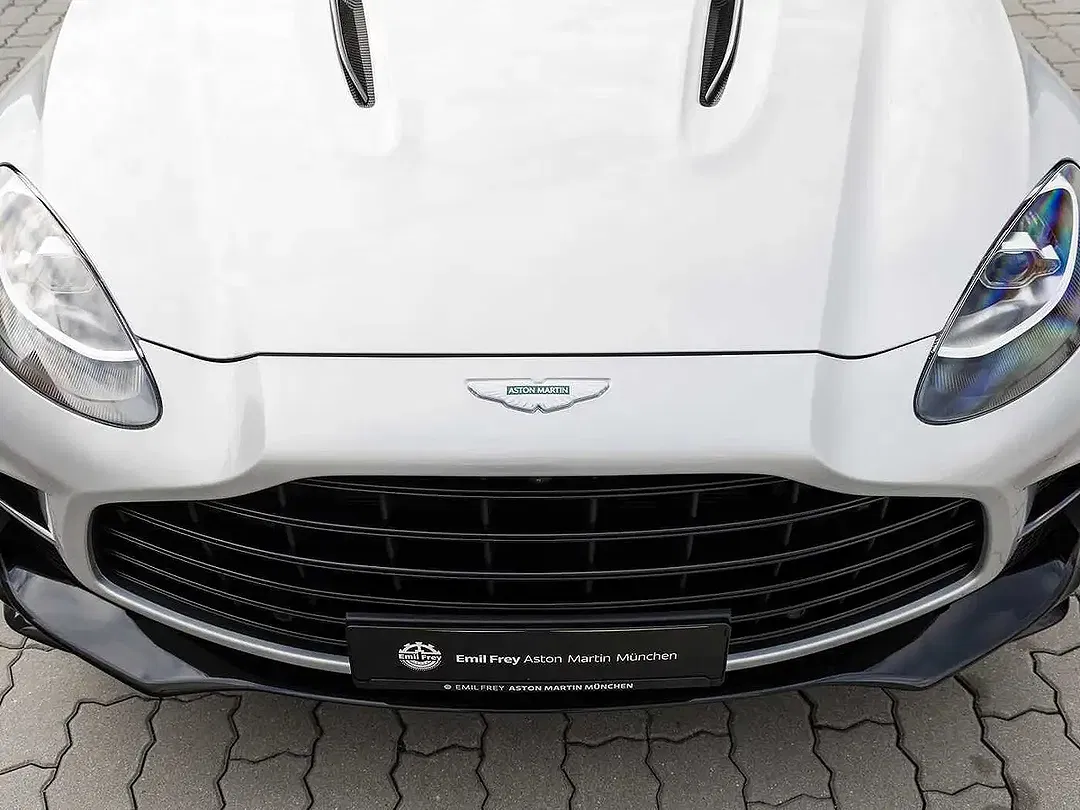 Aston Martin DBX - Thumbnail 14