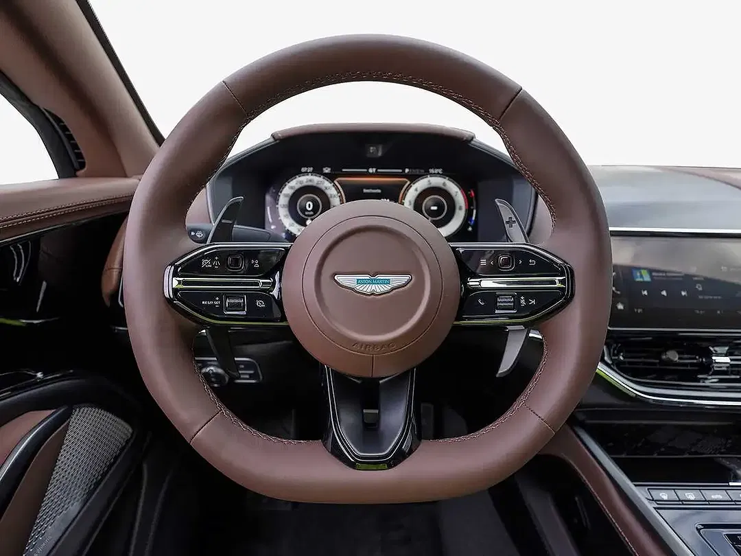 Aston Martin DBX - Thumbnail 26