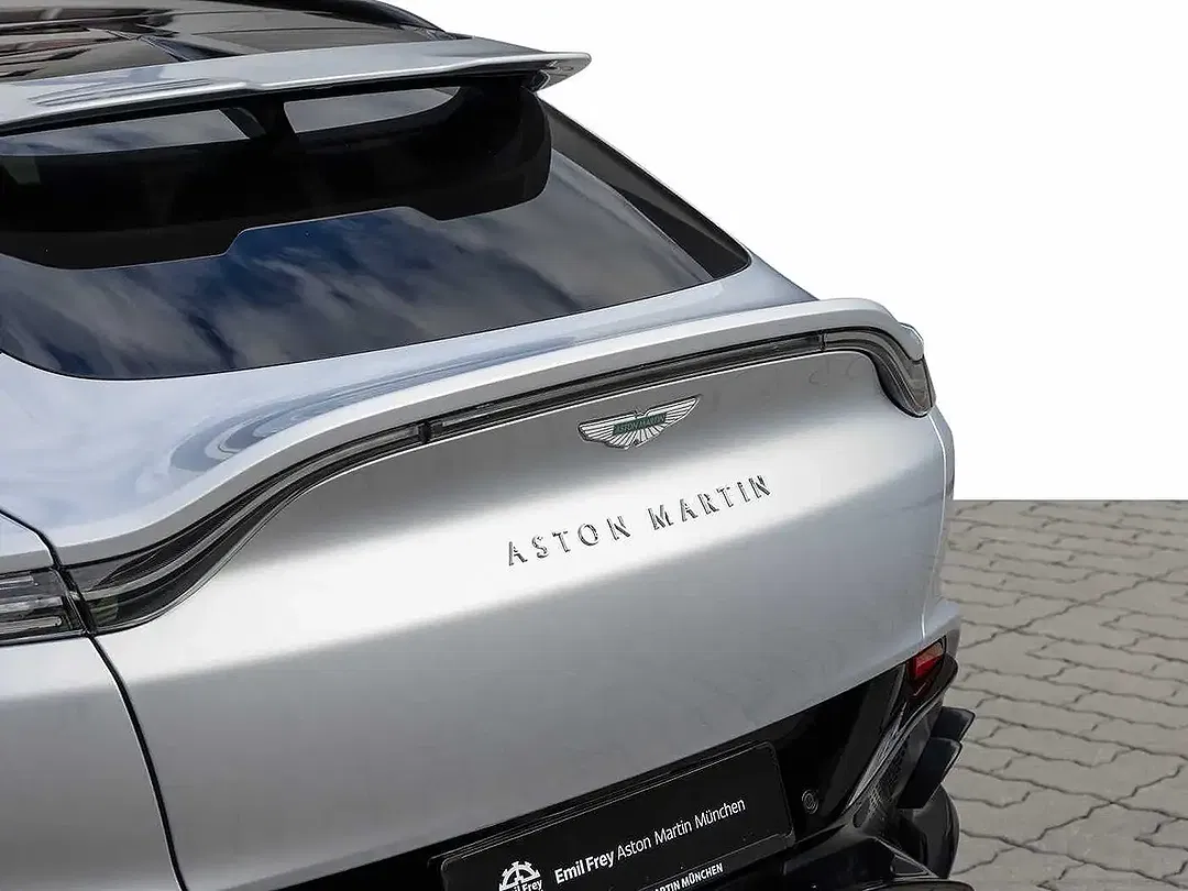 Aston Martin DBX - Thumbnail 3
