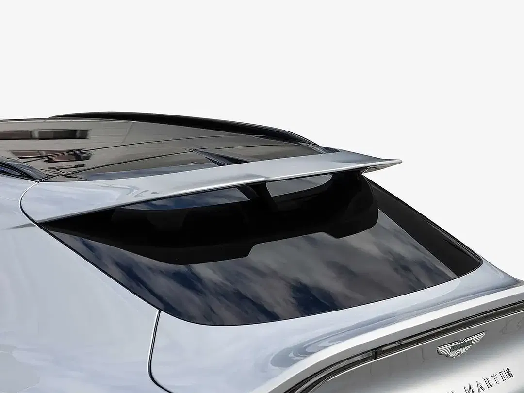 Aston Martin DBX - Thumbnail 4
