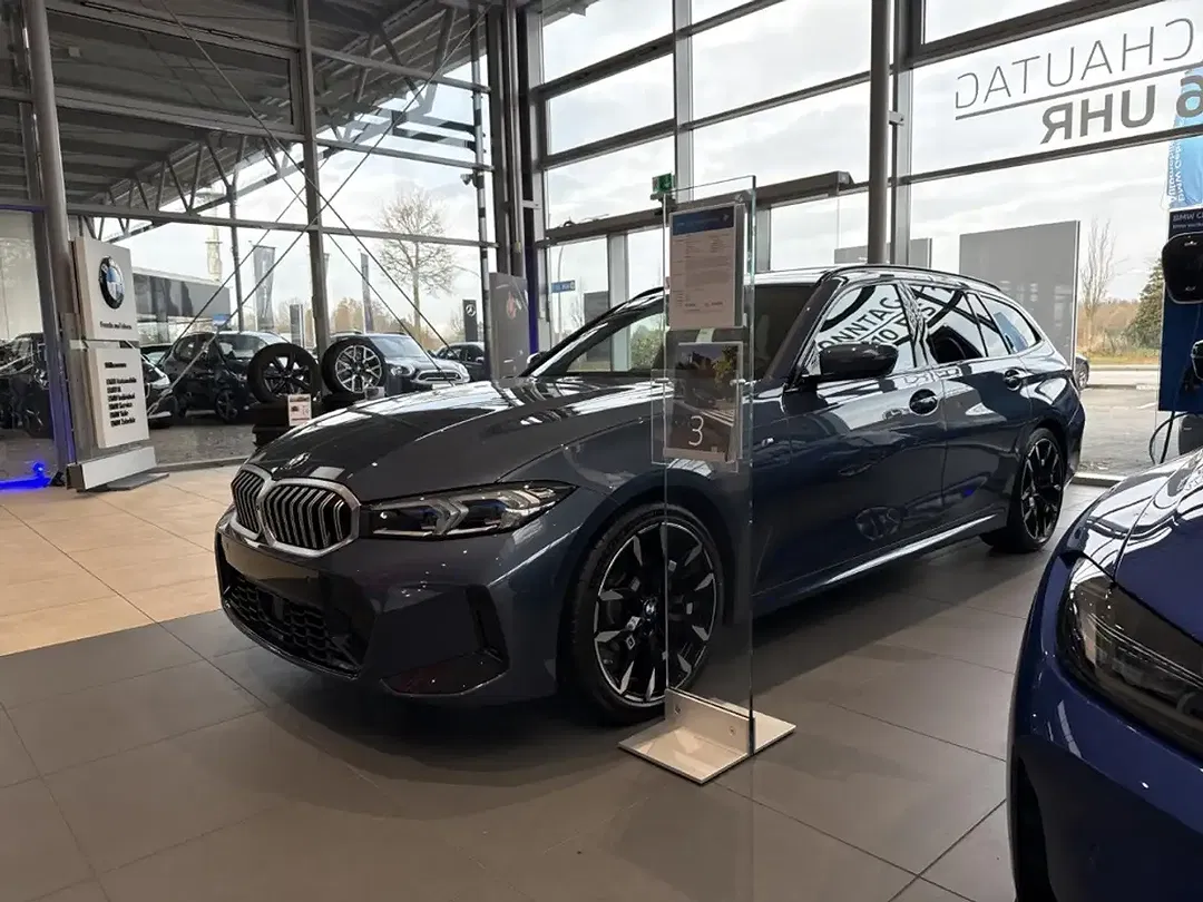 BMW 320 - Thumbnail 4