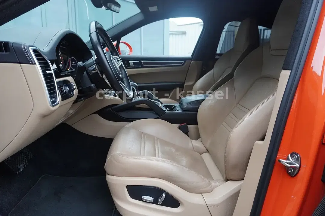 Porsche Cayenne - Thumbnail 12