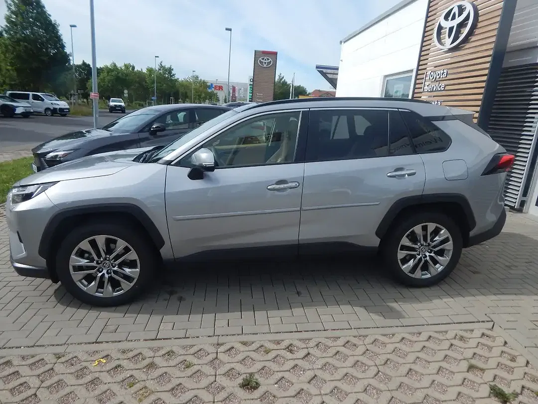 Toyota RAV 4 - Thumbnail 2