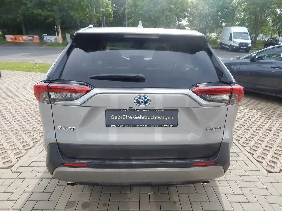 Toyota RAV 4 - Thumbnail 6