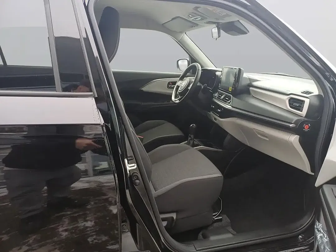 Suzuki Swift - Thumbnail 10