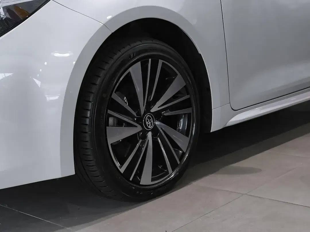 Toyota Corolla - Thumbnail 13