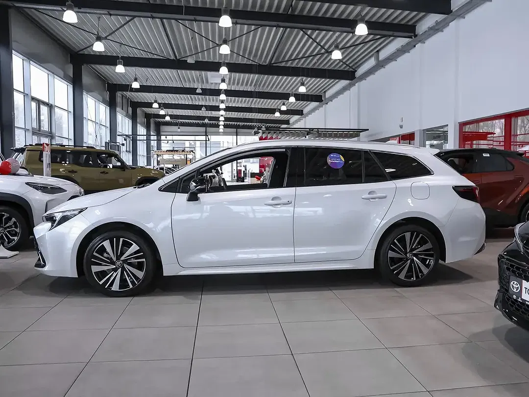 Toyota Corolla - Thumbnail 3
