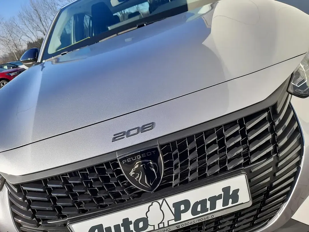 Peugeot 208 - Thumbnail 10