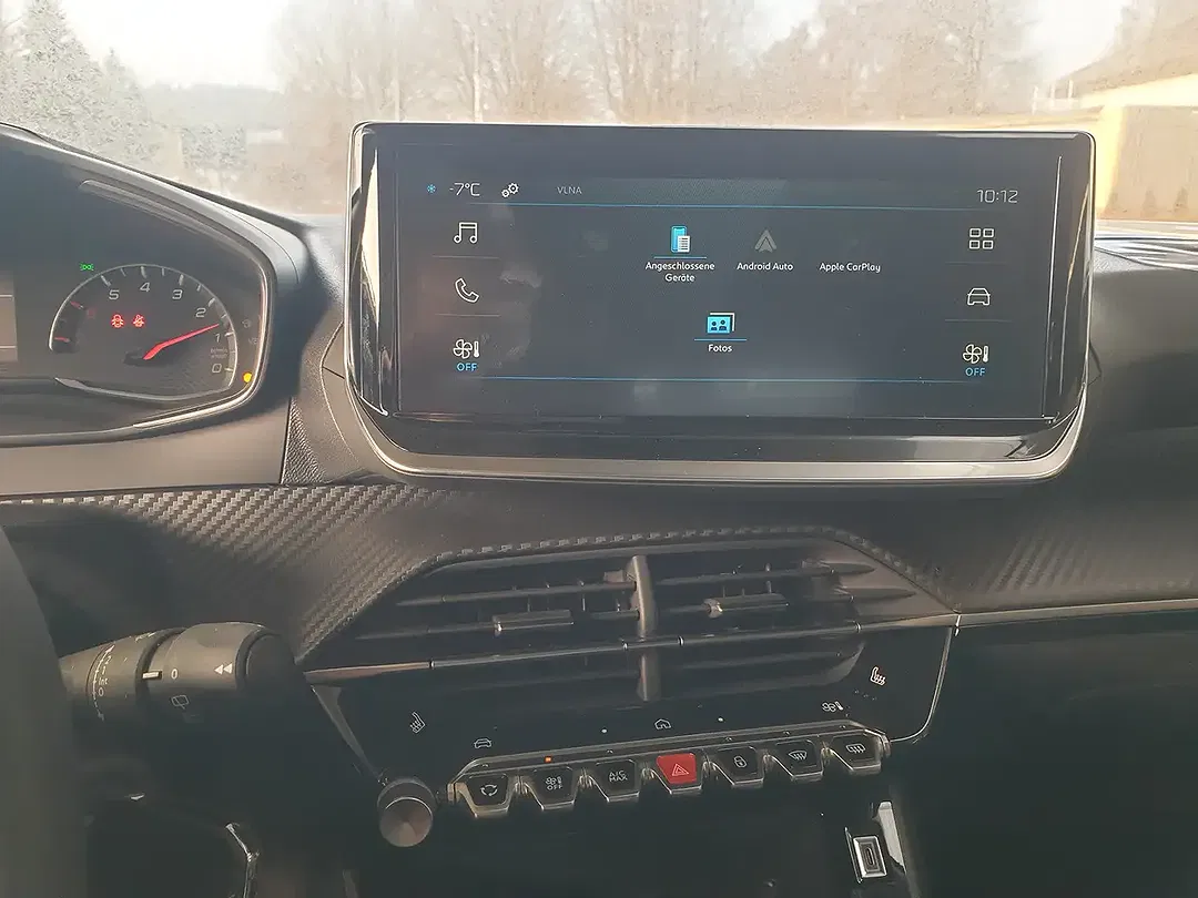 Peugeot 208 - Thumbnail 8