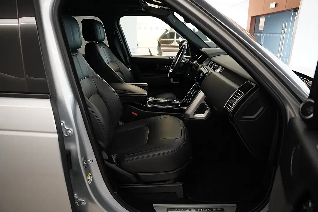 Land Rover Range Rover - Thumbnail 5