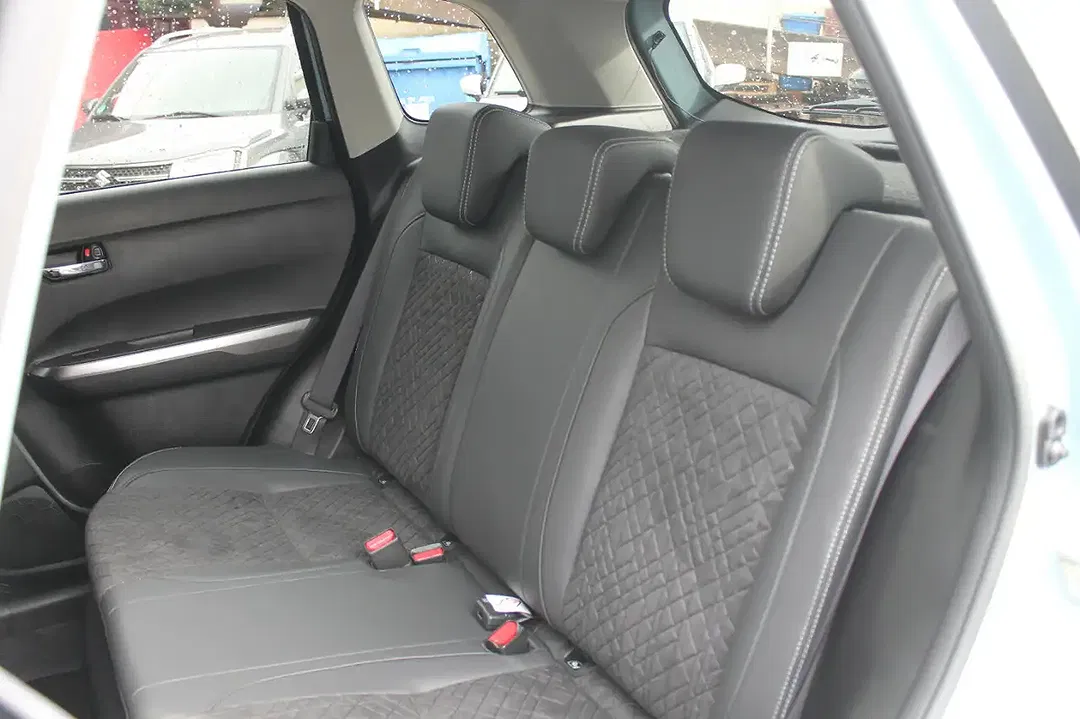 Suzuki Vitara - Thumbnail 12
