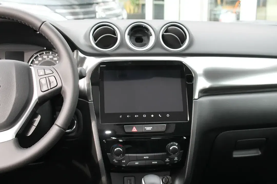 Suzuki Vitara - Thumbnail 5