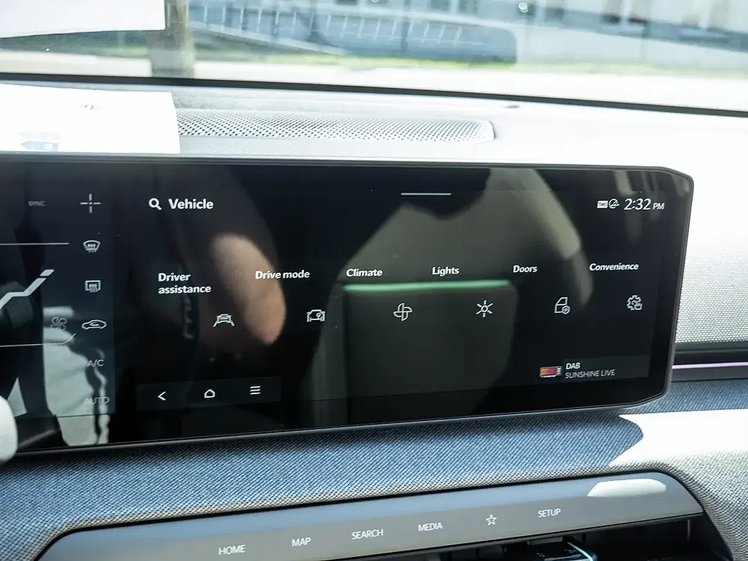 Kia EV4 - Thumbnail 13