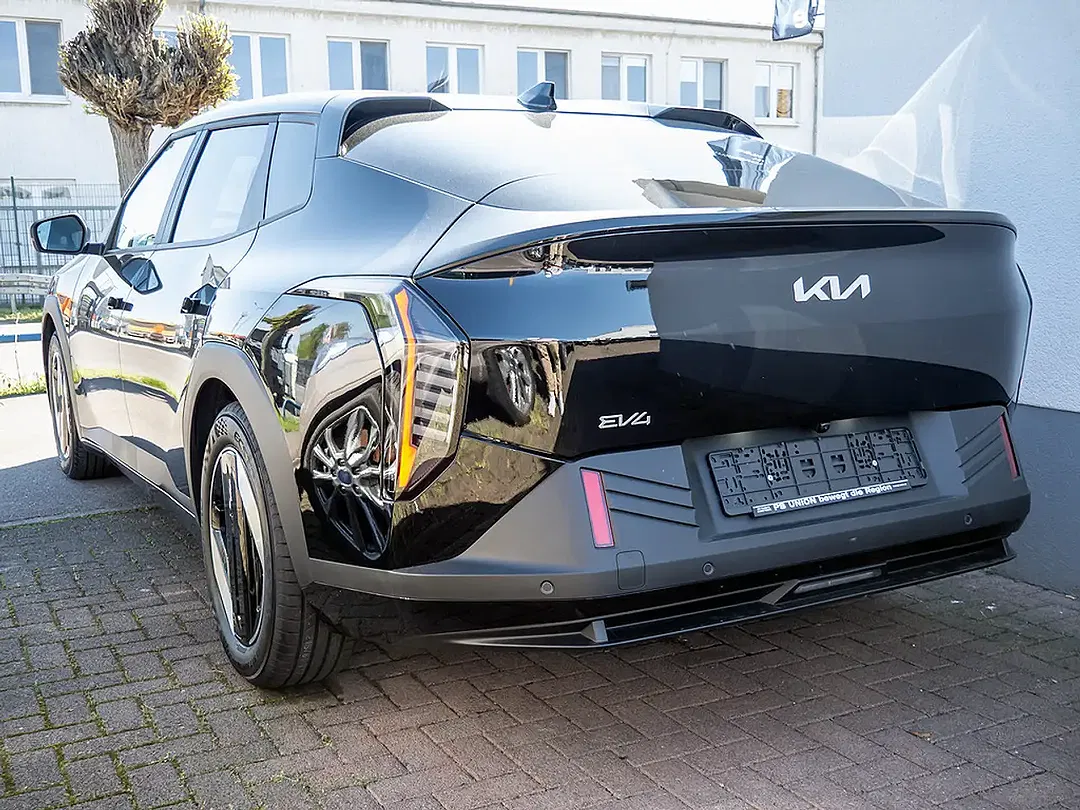 Kia EV4 - Thumbnail 5