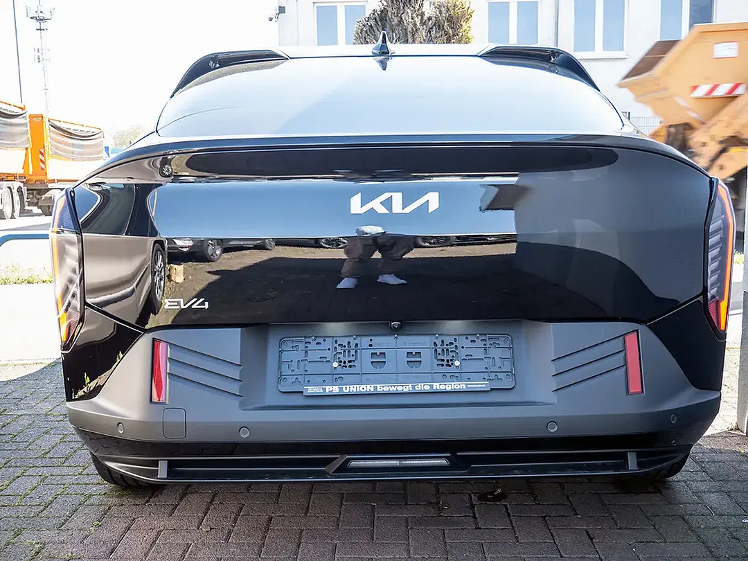 Kia EV4 - Thumbnail 6
