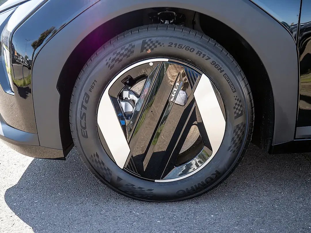 Kia EV4 - Thumbnail 9