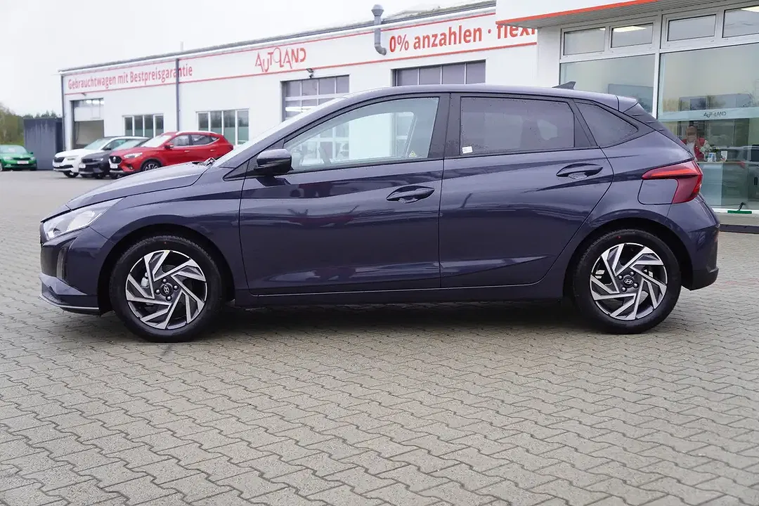 Hyundai i20 - Thumbnail 2