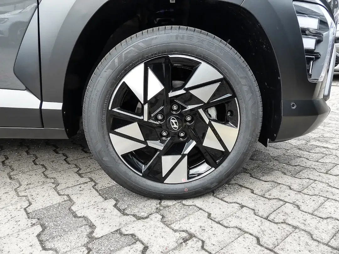Hyundai KONA - Thumbnail 3