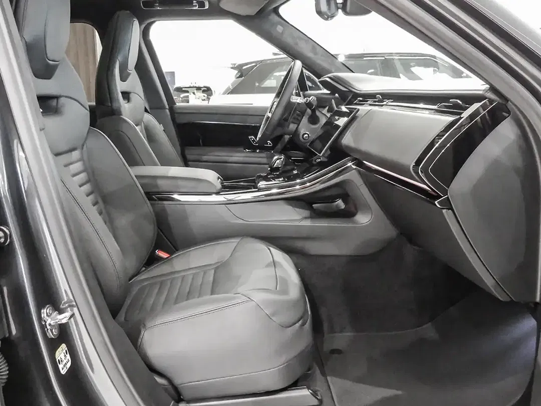Land Rover Range Rover Sport - Thumbnail 3