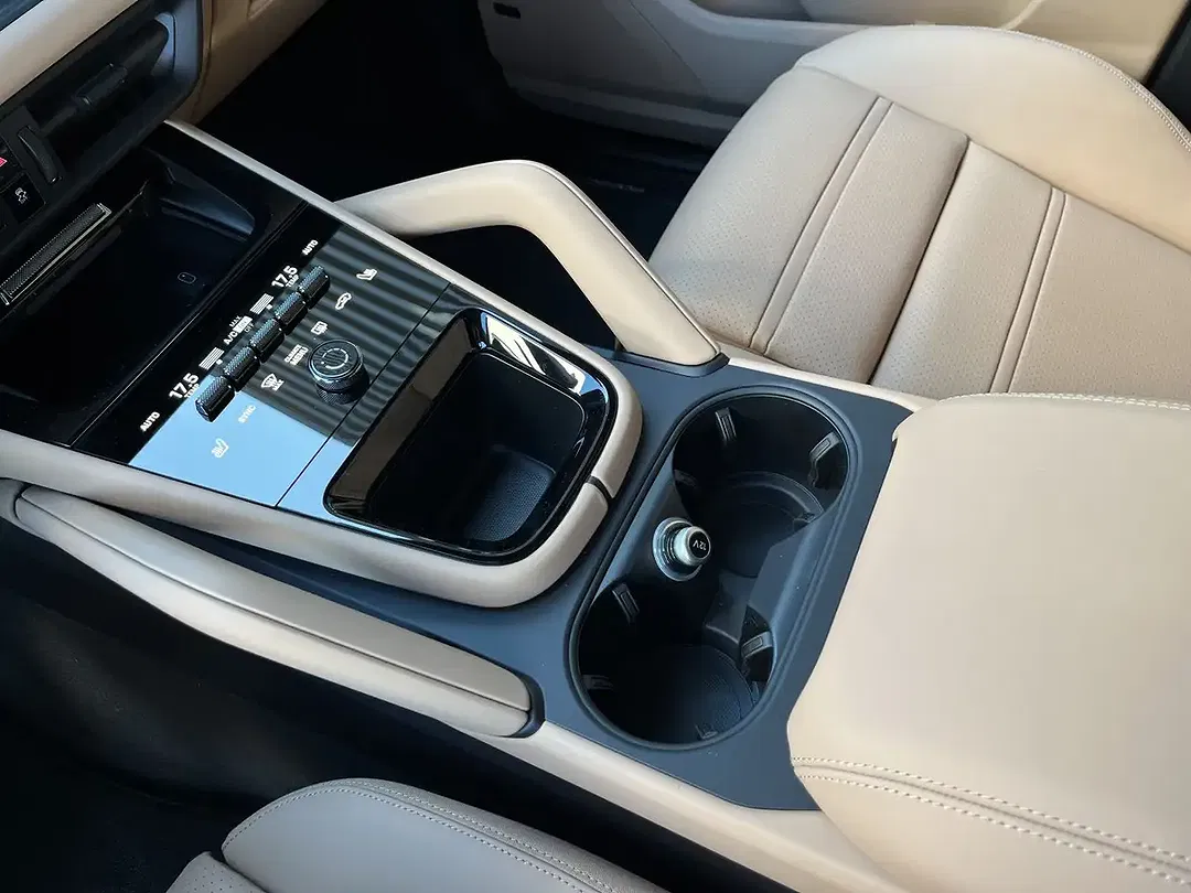 Porsche Cayenne - Thumbnail 13