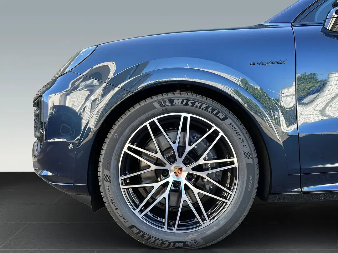 Porsche Cayenne - Thumbnail 8