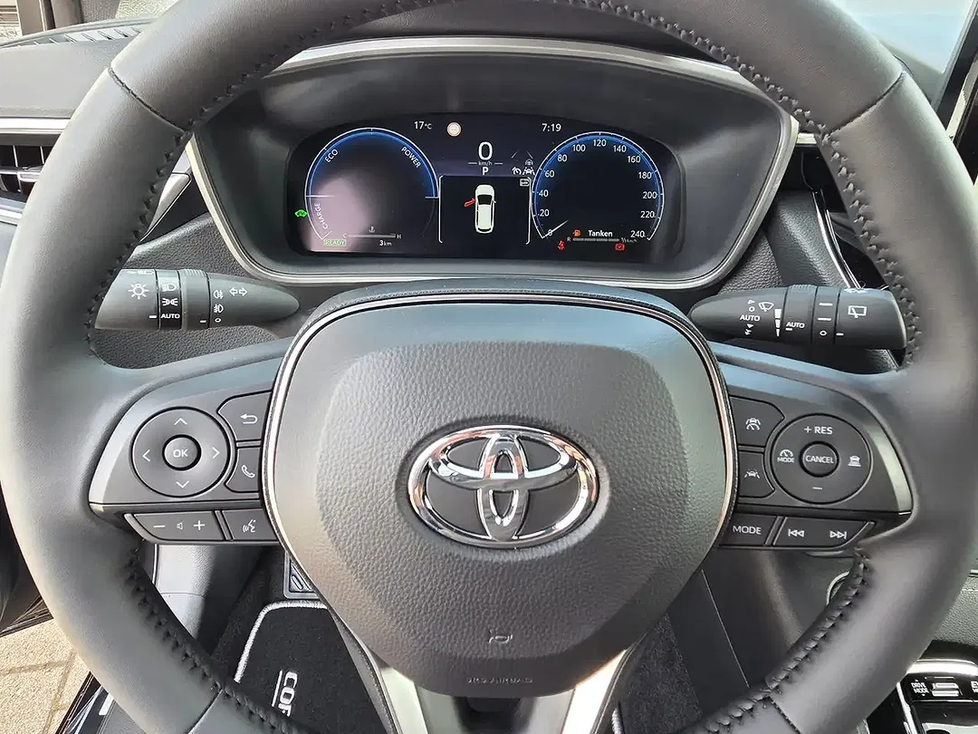 Toyota Corolla - Thumbnail 12