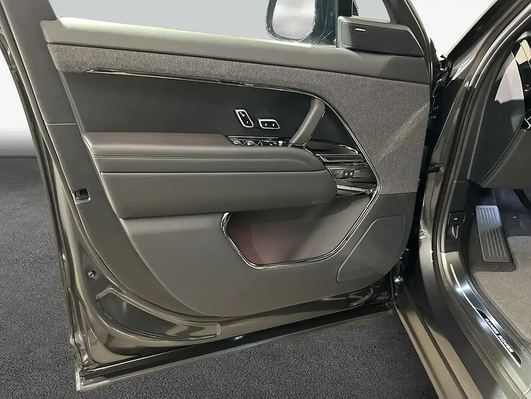 Land Rover Range Rover Sport - Thumbnail 13